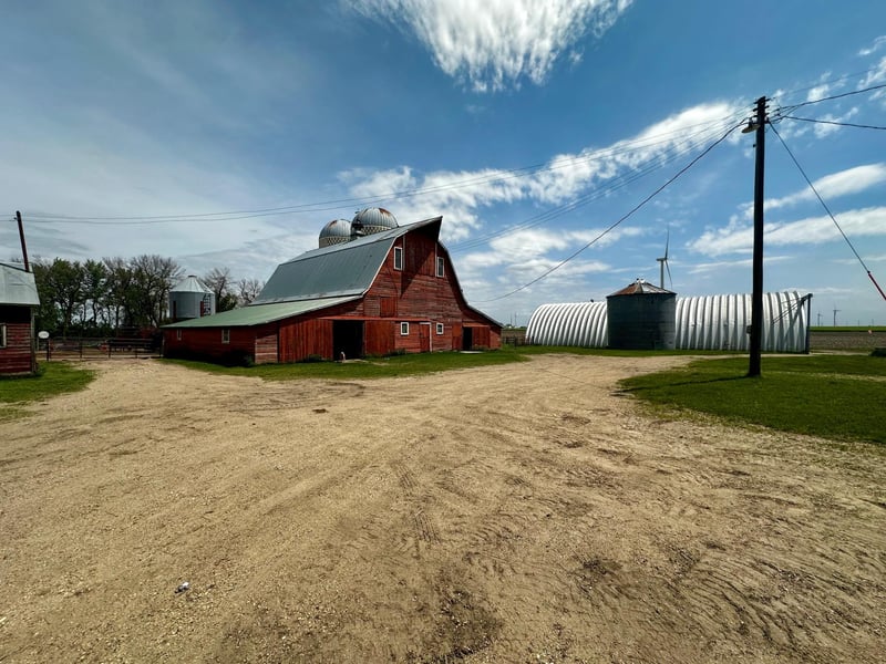 22245 240th St, Rushmore, MN 56168