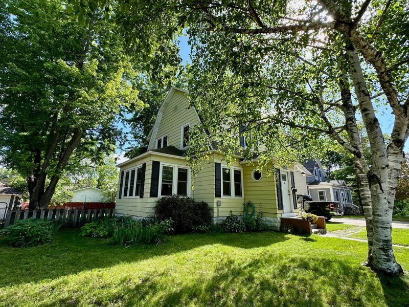 1305 Main St, Eau Claire, WI 54701
