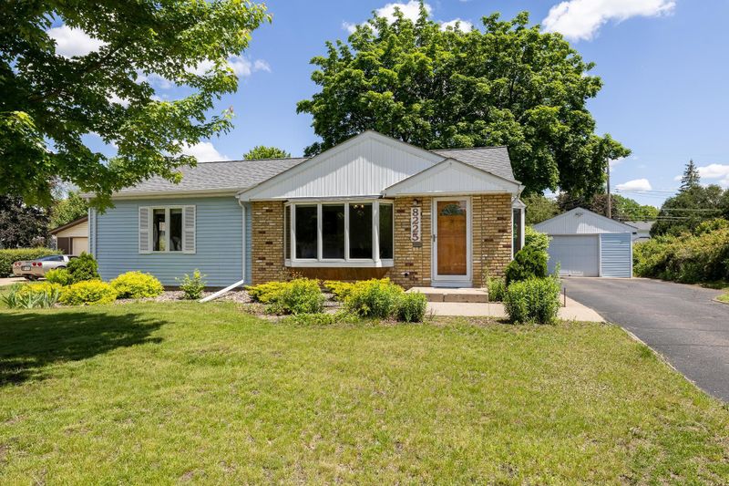 8225 Thomas Ave S, Minneapolis, MN 55431