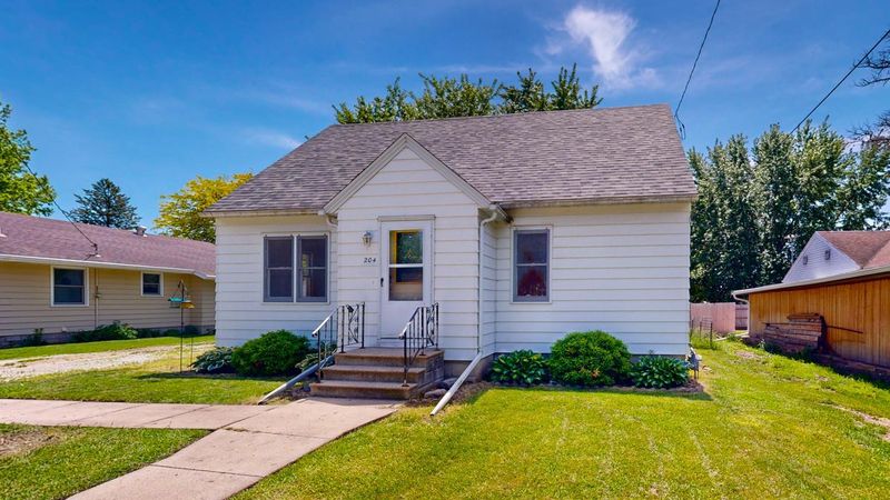 204 SE Fremont St, Brownsdale, MN 55918