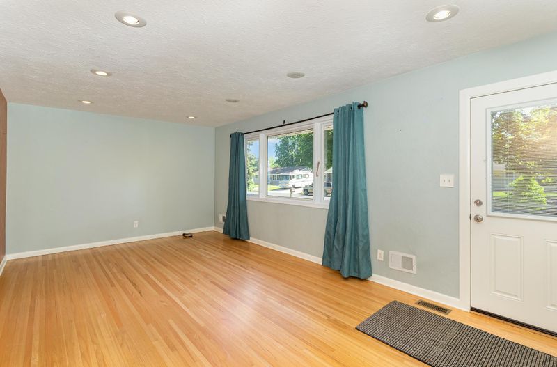 1826 Walnut St, Hastings, MN 55033