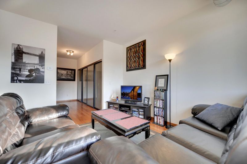 15 E Franklin Ave #213, Minneapolis, MN 55404