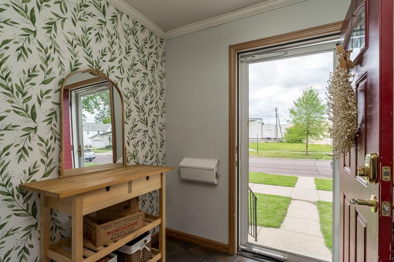 1407 N 2nd St, Mankato, MN 56001