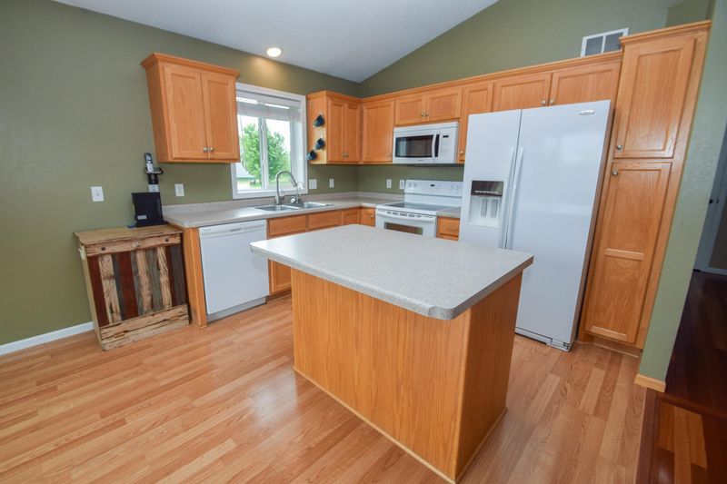 1012 6th Ave NW, Rice, MN 56367
