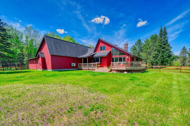11216 Town Line Rd, Hibbing, MN 55746