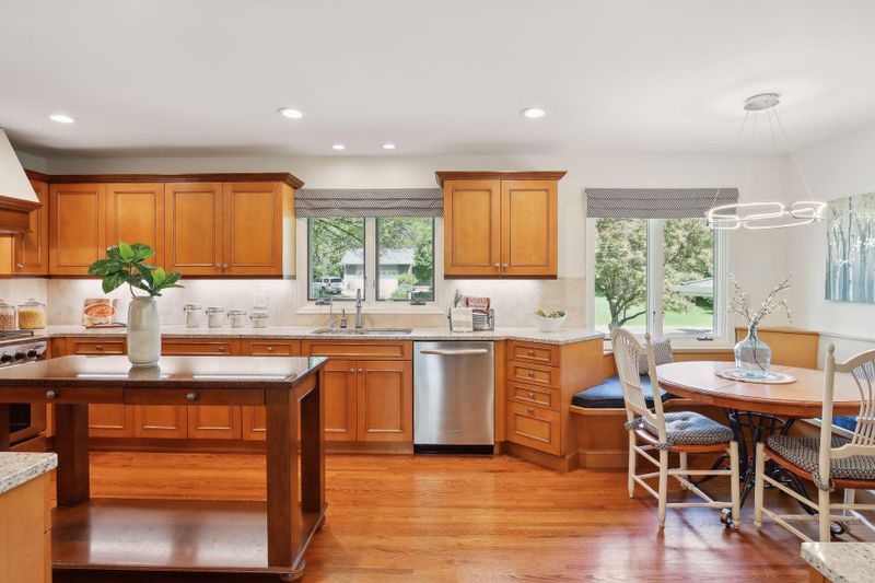 6213 Idylwood Ln, Edina, MN 55436