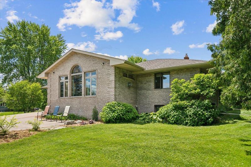5793 Otter Lake Rd, White Bear Lake, MN 55110