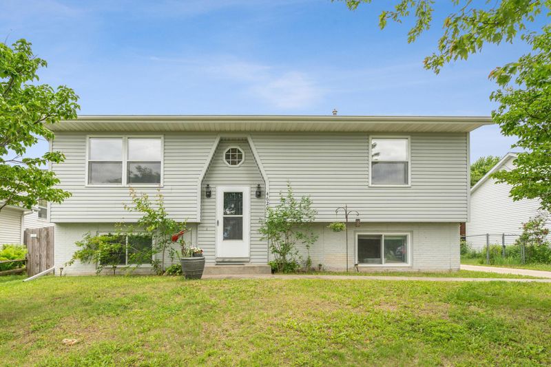4620 Valley Dr NW, Rochester, MN 55901