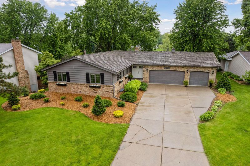 4583 148th Ct, Apple Valley, MN 55124