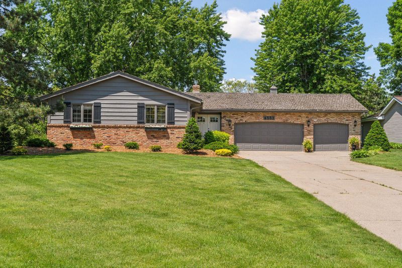 4583 148th Ct, Apple Valley, MN 55124