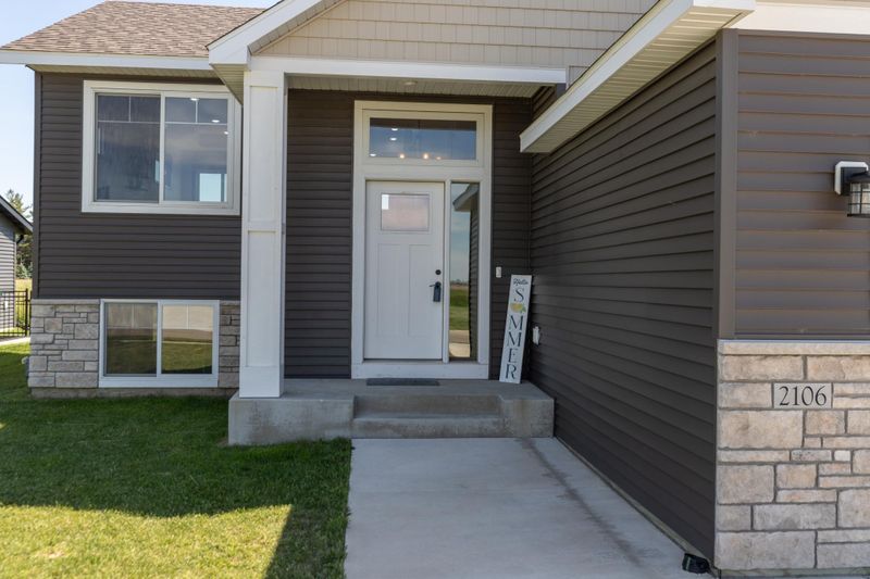 2106 14th Ave NE, Austin, MN 55912