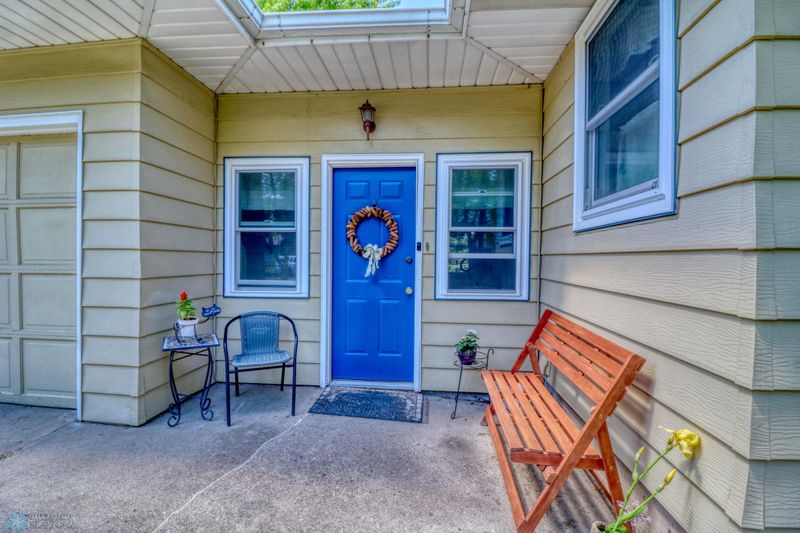 1907 6th St S, Moorhead, MN 56560