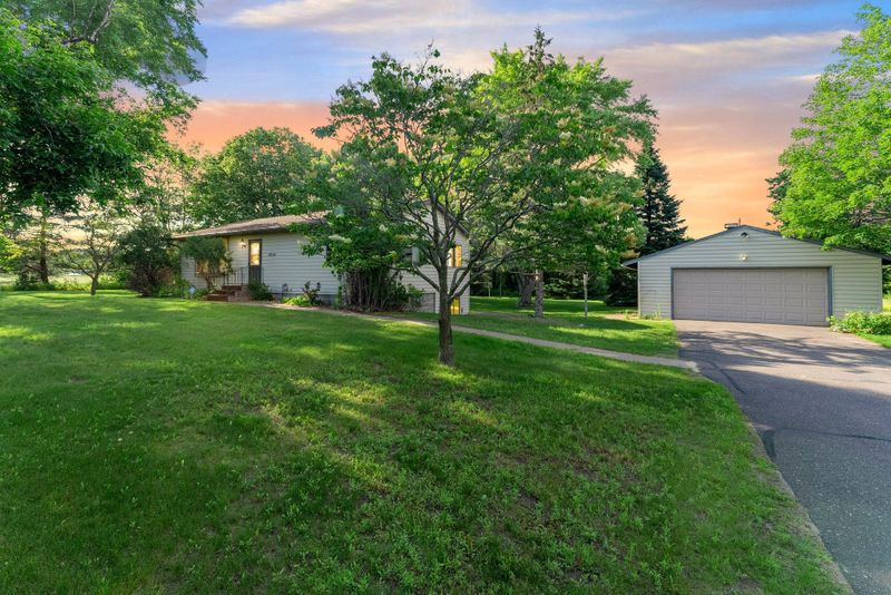 8520 375th St, North Branch, MN 55056