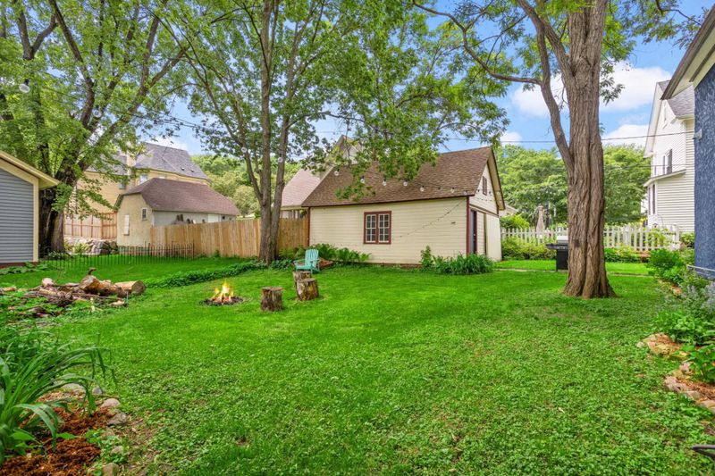 200 Main St W, Carver, MN 55315