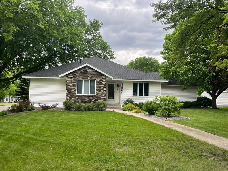 318 3rd Ave, Sacred Heart, MN 56285