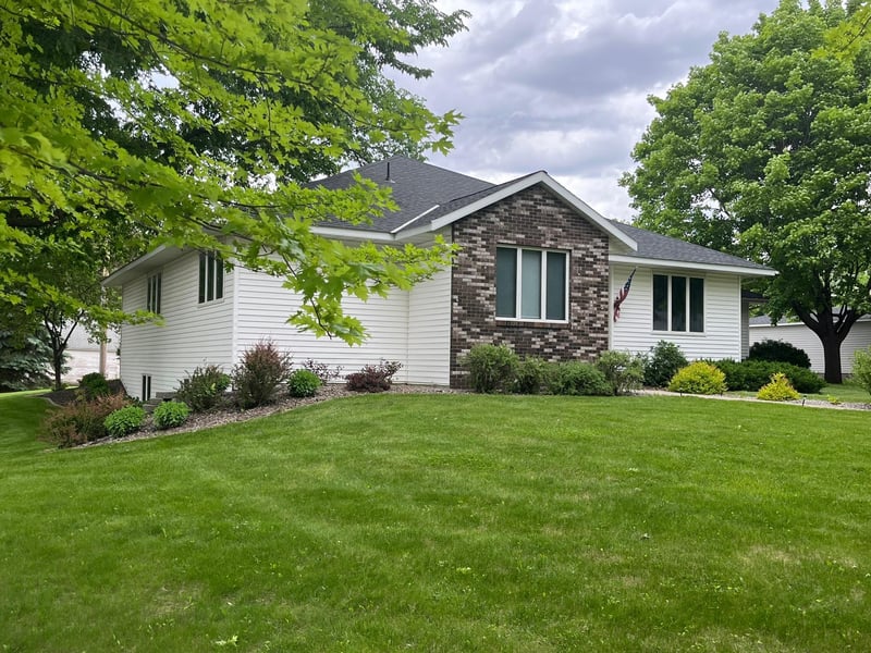 318 3rd Ave, Sacred Heart, MN 56285