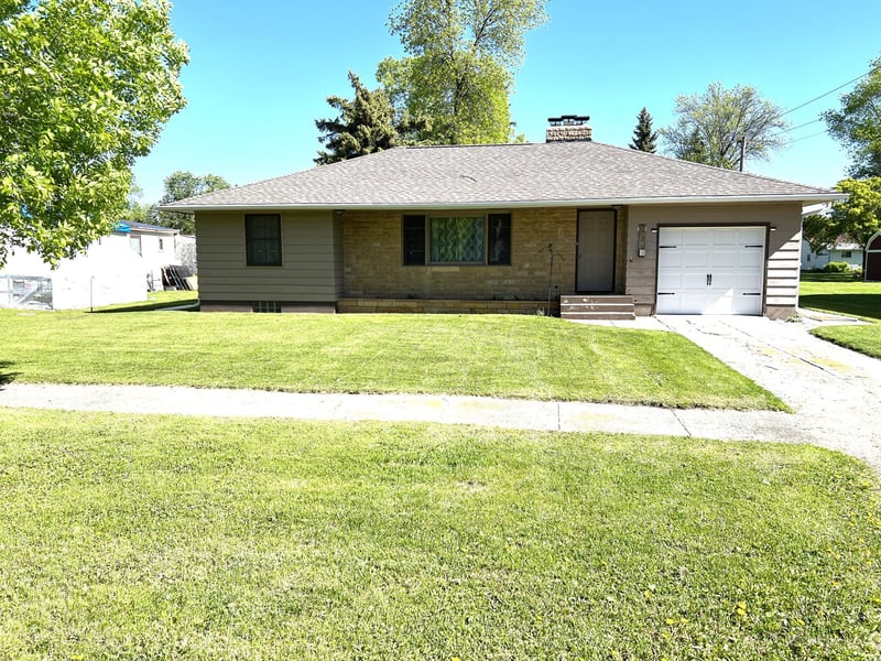 120 2nd St NE, Mcintosh, MN 56556