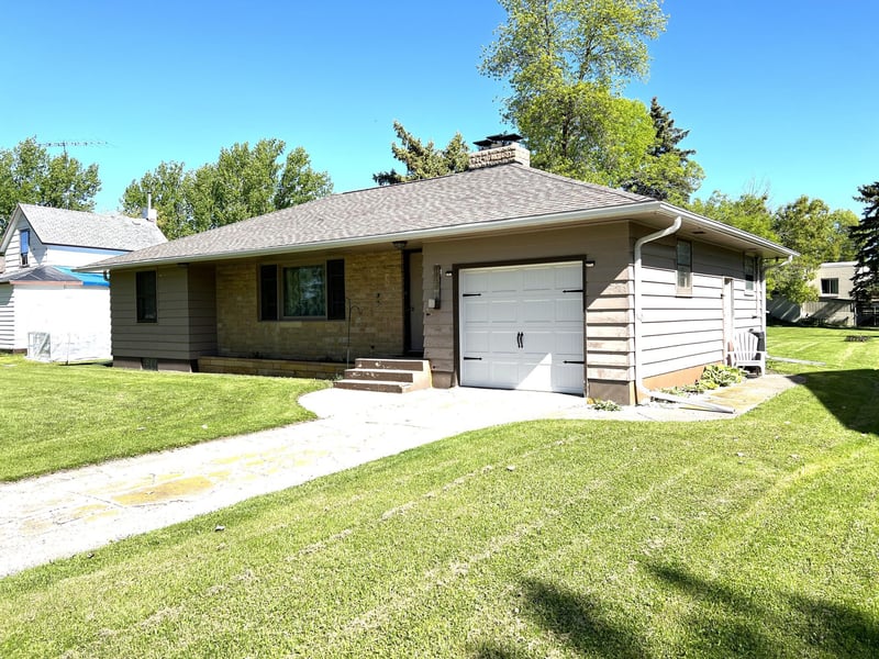 120 2nd St NE, Mcintosh, MN 56556