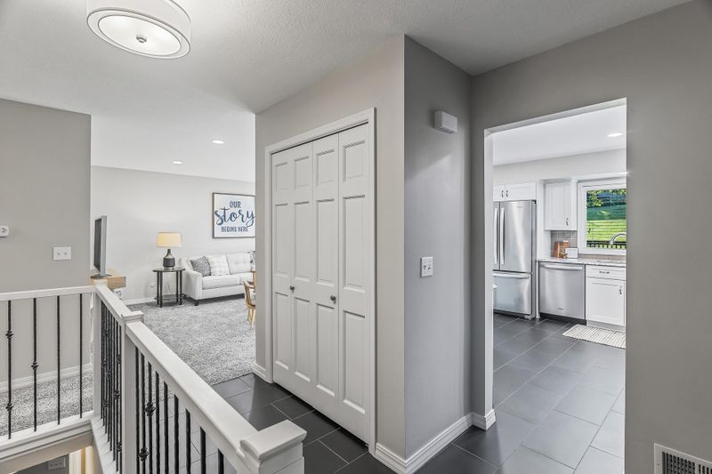 11617 River Hills Dr, Burnsville, MN 55337