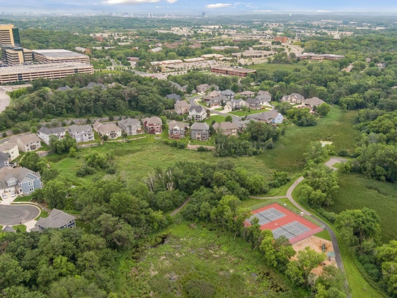 6208 Coteau Trl, Eden Prairie, MN 55344