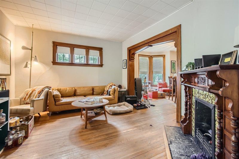 1083 Bush Ave, Saint Paul, MN 55106