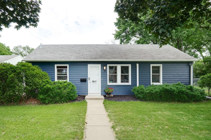 9817 Nicollet Ave S, Minneapolis, MN 55420