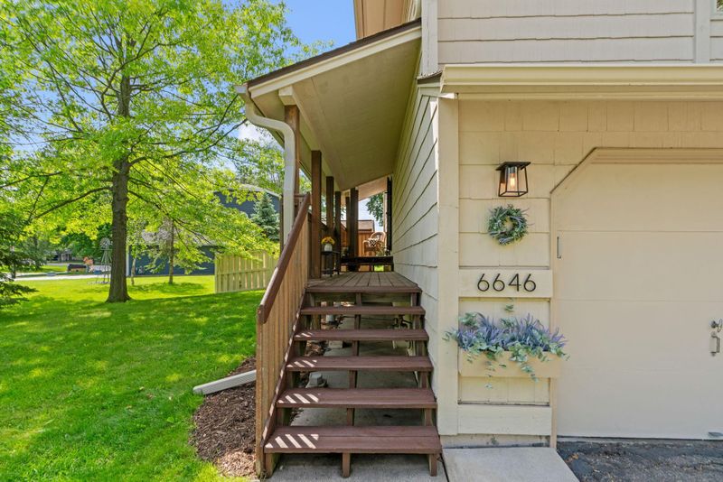 6646 Kara Dr, Eden Prairie, MN 55346