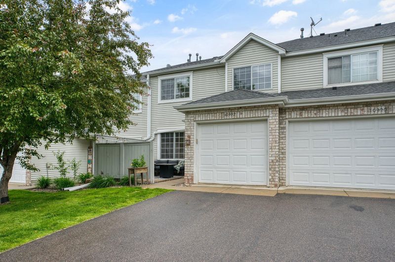 10992 Lexington Dr, Eden Prairie, MN 55344