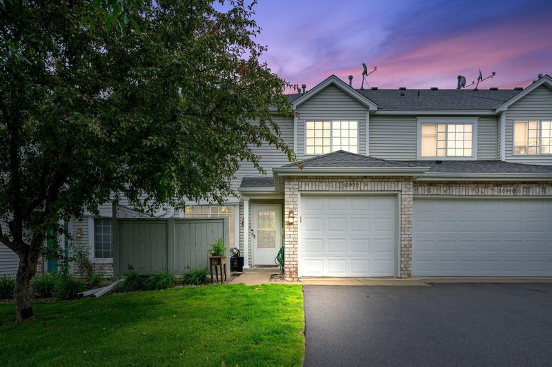 10992 Lexington Dr, Eden Prairie, MN 55344