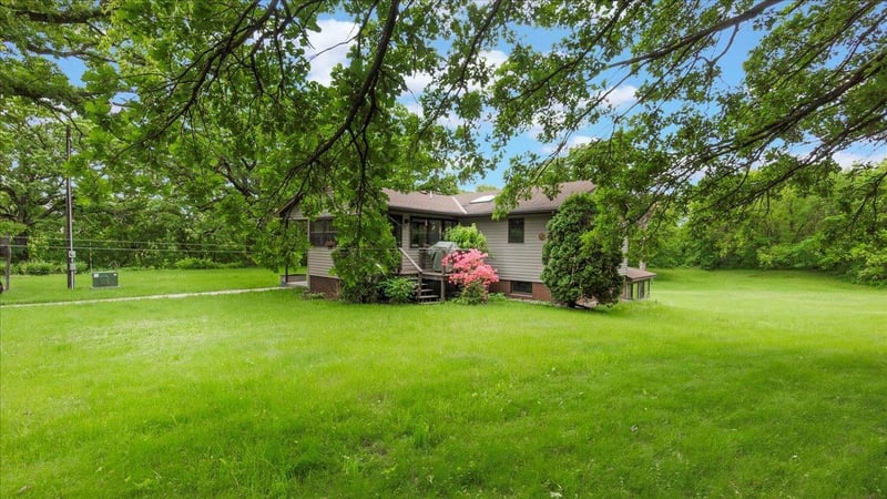 5190 225th Ave NW, Sunburg, MN 56289