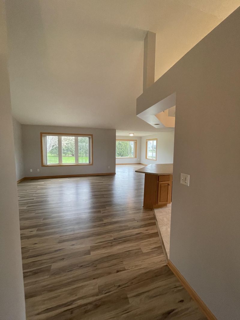 6079 S Pointe Dr SW, Rochester, MN 55902