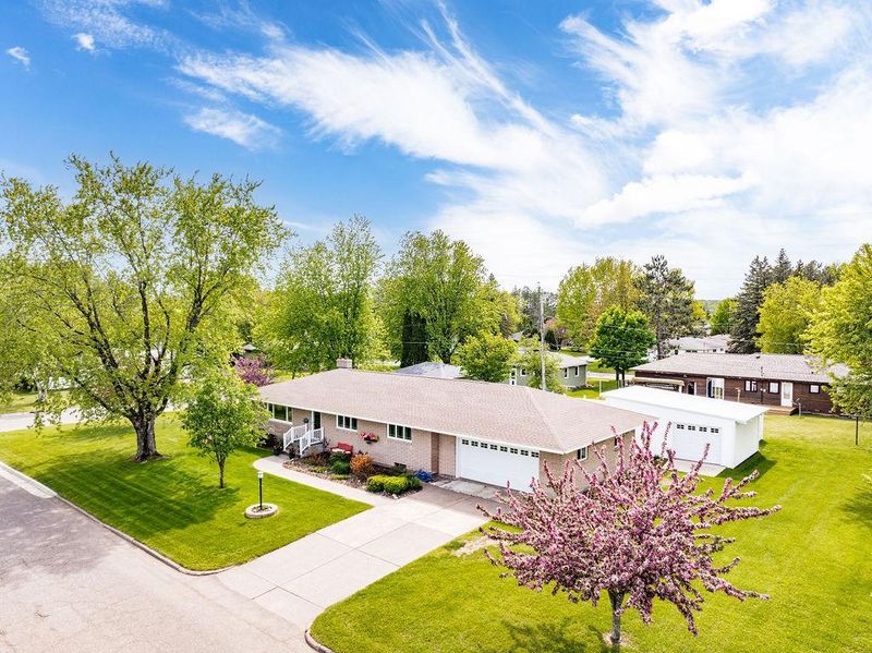 807 9th St, Cloquet, MN 55720