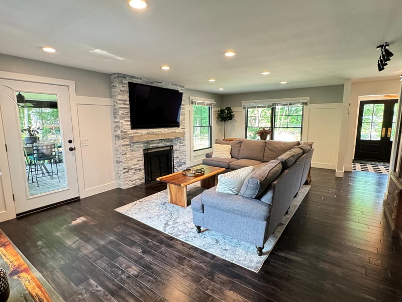 18855 Ridgewood Rd, Deephaven, MN 55391