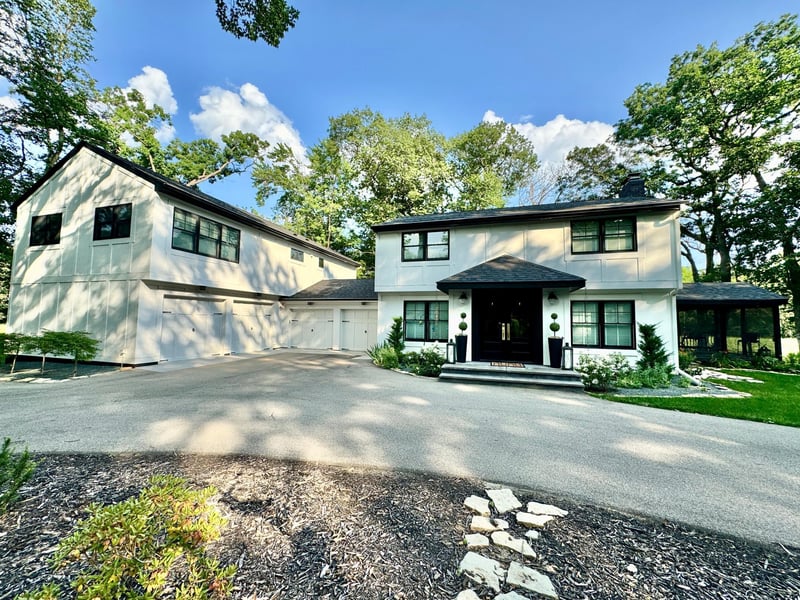 18855 Ridgewood Rd, Deephaven, MN 55391