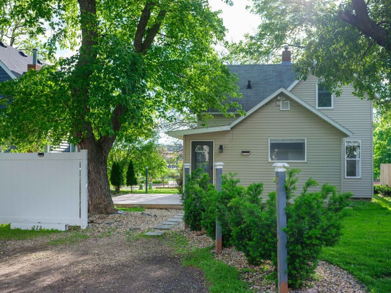 222 6th Ave SE, Rochester, MN 55904