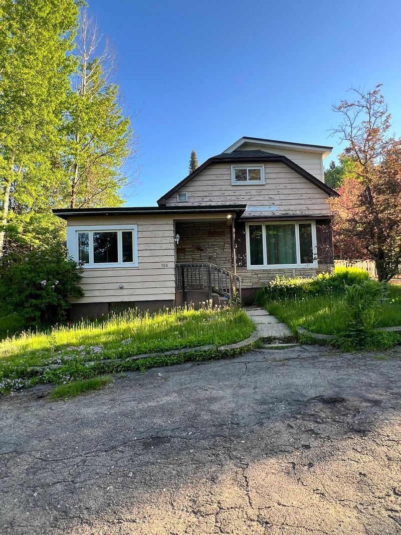 500 10th Ave NW, Chisholm, MN 55719
