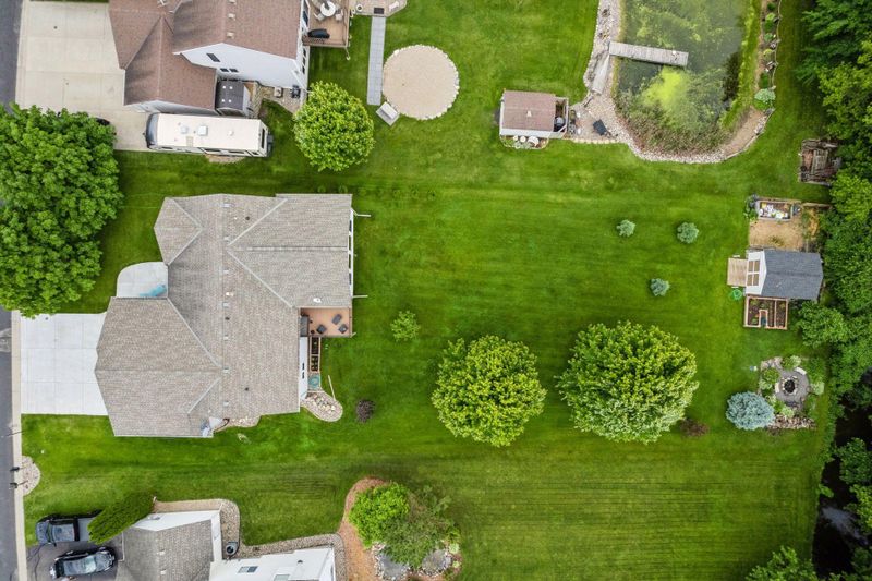 1001 Goldfinch Dr, Waconia, MN 55387