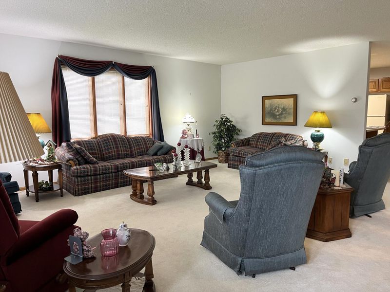 1235 6th Ave, Windom, MN 56101