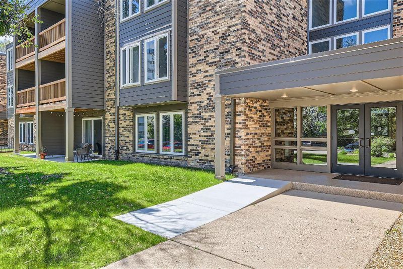 450 Ford Rd #102, Minneapolis, MN 55426
