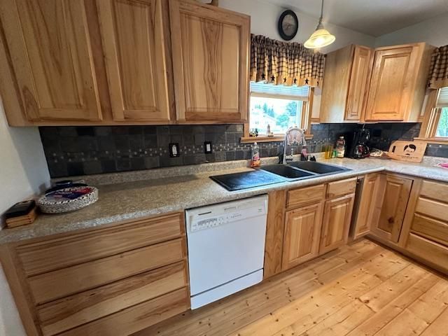 29 Elm Blvd, Babbitt, MN 55706