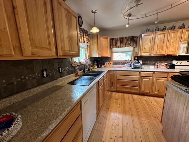 29 Elm Blvd, Babbitt, MN 55706