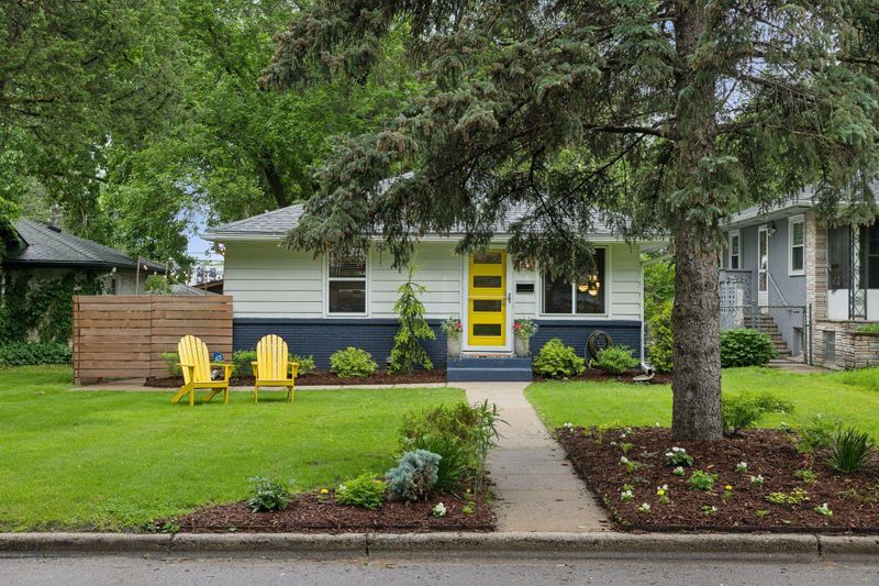 3821 Abbott Ave N, Robbinsdale, MN 55422