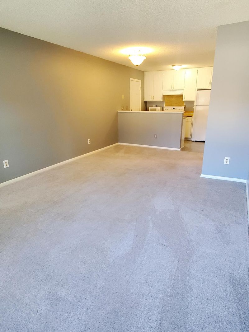 8644 S Maplebrook Cir, Brooklyn Park, MN 55445