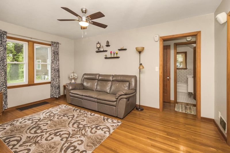 218 Mill St N, Waterville, MN 56096