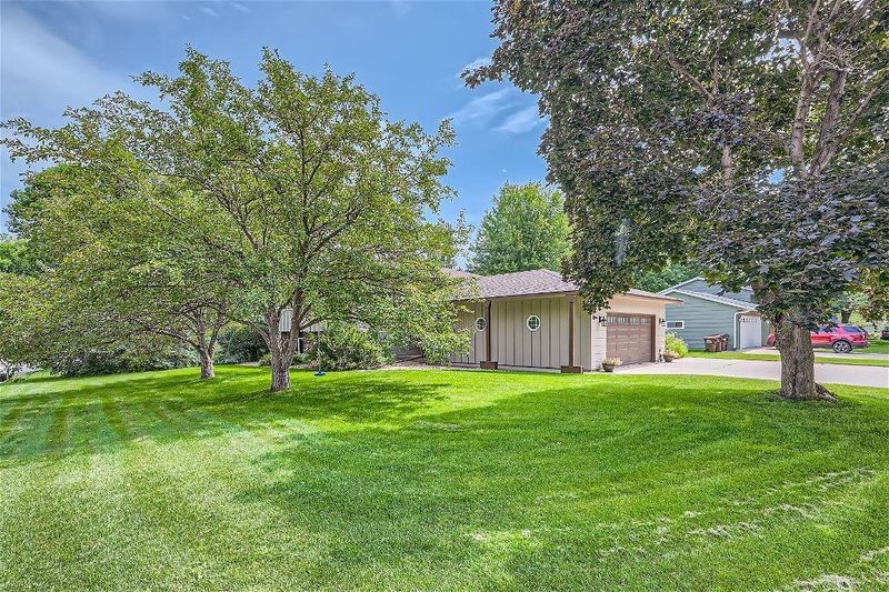 941 Southview Dr, Hastings, MN 55033