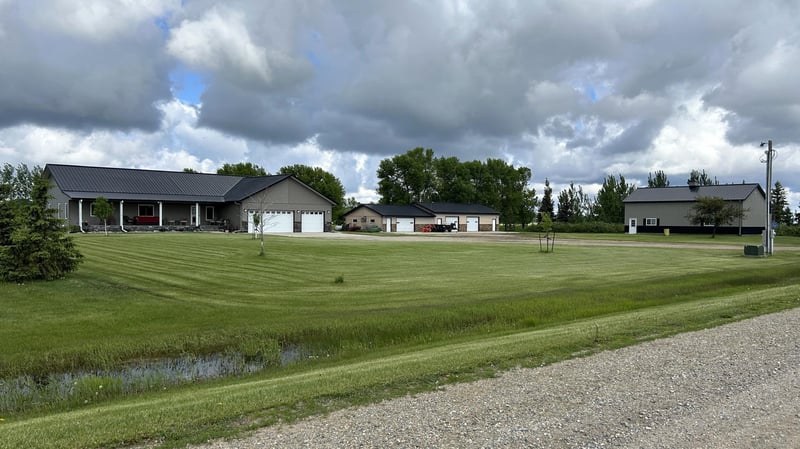 4277 28th St N, Moorhead, MN 56560