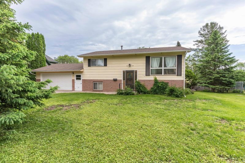 1114 N Vine St, Fergus Falls, MN 56537