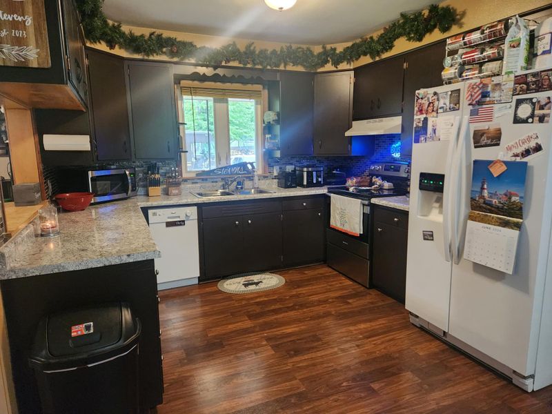 805 Douglas St, Lakefield, MN 56150