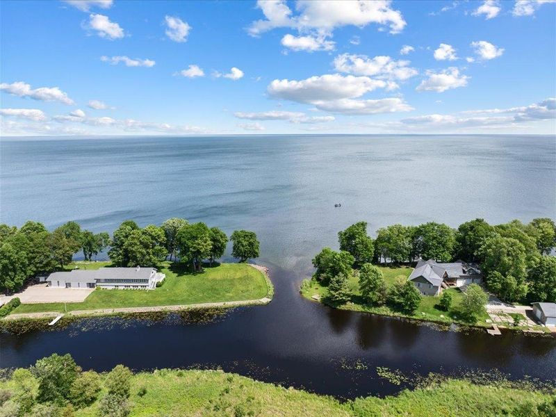 18623 Harbor Dr, Garrison, MN 56450
