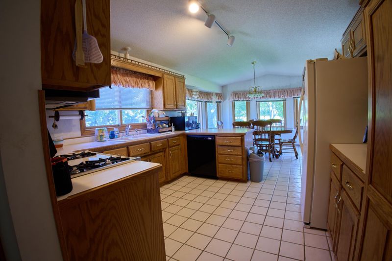 9329 Loch Lomond Ln, Brooklyn Park, MN 55443